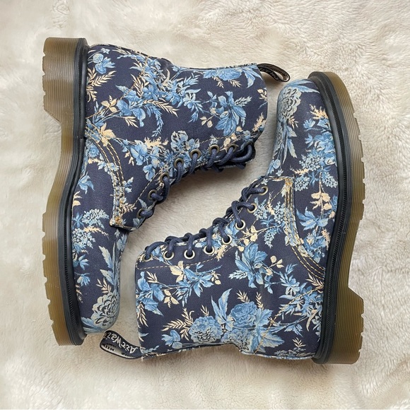 Dr. Martens Beckett Blue Floral Canvas Boots - Picture 2 of 12
